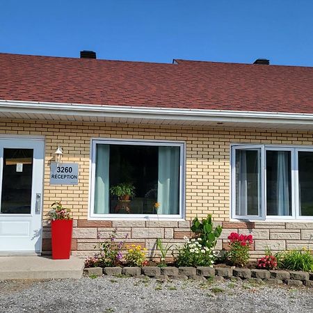 Motel Du Le Bic Exterior foto